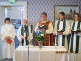 Piispa Samuel Salmi avustajineen toimitti kyttnsiunaamisen (kuva Anna-Maija Pahkala)..